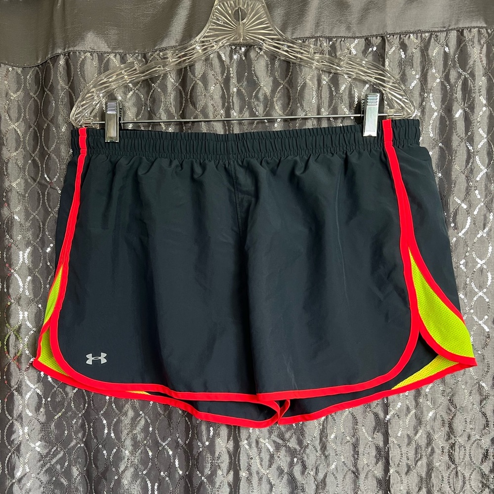 Under Armour grey athletic short size XL